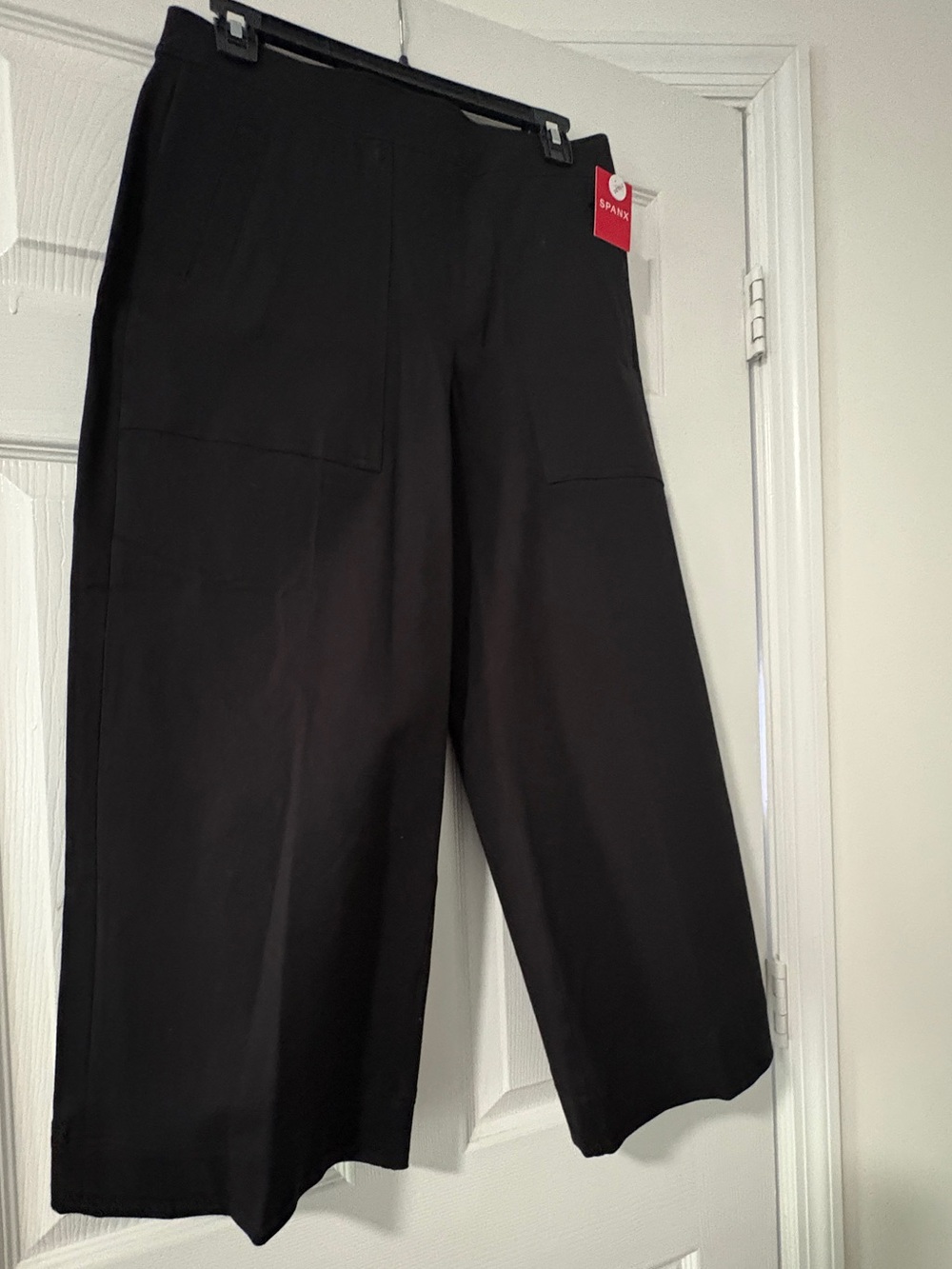 SPANX Black Cropped Wide-Leg Pants